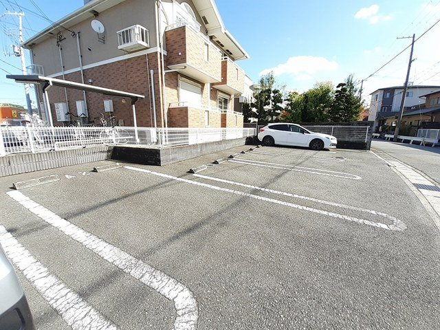 プリートの駐車場