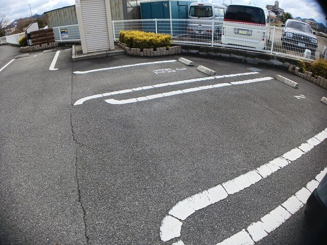 アドラブール　ラシュレⅡの駐車場