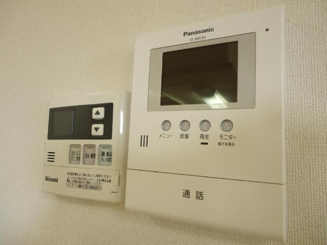 ウイステリアハウスⅡのセキュリティ|カメラ付インターホン