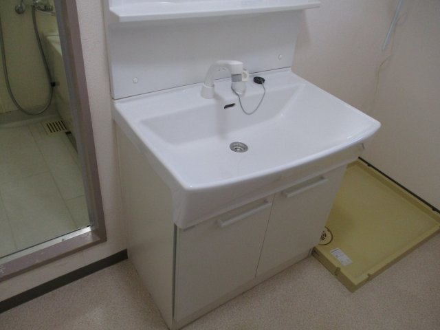 シャンピア真鶴（A-13）の独立洗面台