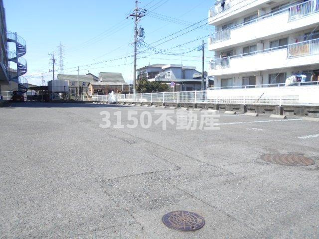 アンティエールの駐車場|駐車場に車を止められます
