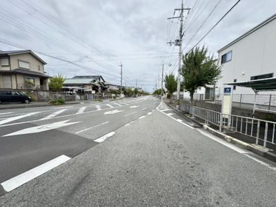 【前面道路含む現地写真】 | 和泉市鶴山台4丁目戸建 | 北西側前面道路