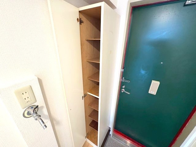 レオパレス滝谷の収納