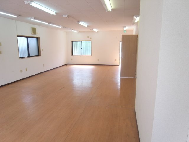 尼崎市武庫川町３丁目の店舗事務所