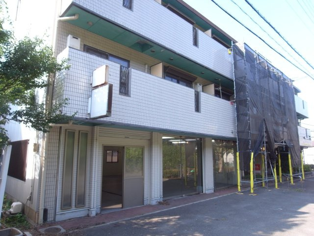 高槻市南平台１丁目の店舗事務所