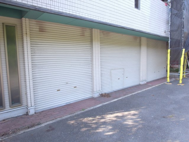 高槻市南平台１丁目の店舗事務所