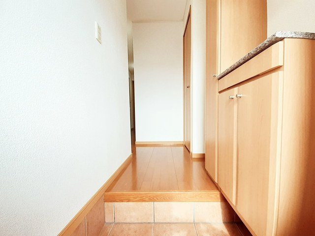 ラフレシールウエストの玄関
