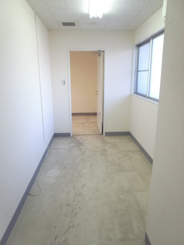 大阪市淀川区加島３丁目の店舗事務所