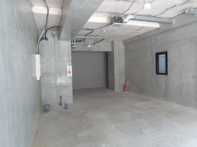 豊中市服部西町１丁目の店舗一部