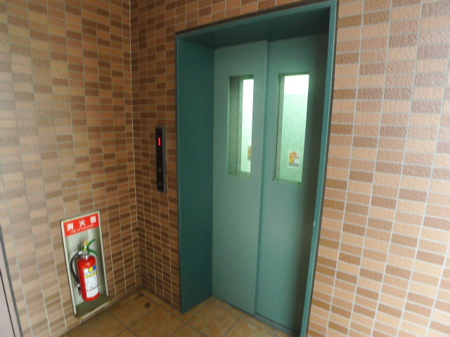 エクセラン東松戸のセキュリティ|エレベーター付きです！