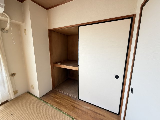 モンシャトー松戸の洋室