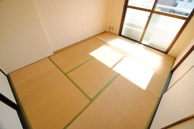ハミングタウン久留米【キャッシュバック対象物件】の和室|畳の上でゆっくりとくつろげる和室です