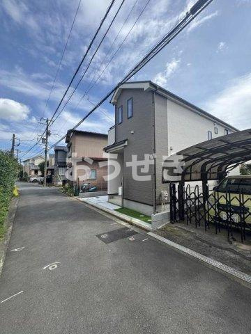 Ｓｕｍａｉ－ｔｏ横浜市磯子区岡村０１の駐車場