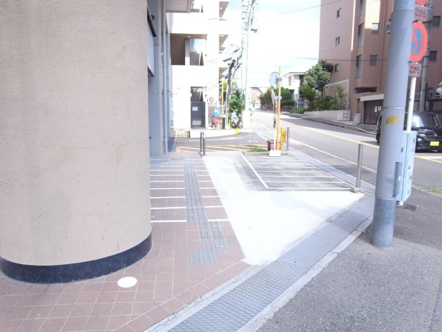 緑地公園ビル