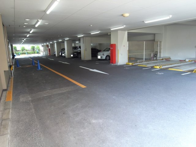 緑地公園ビル