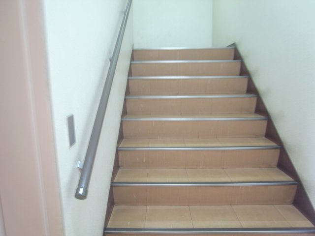緑地公園ビル