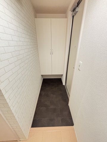 クレールB棟の玄関