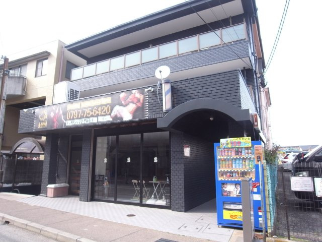 宝塚市小林５丁目の店舗一部