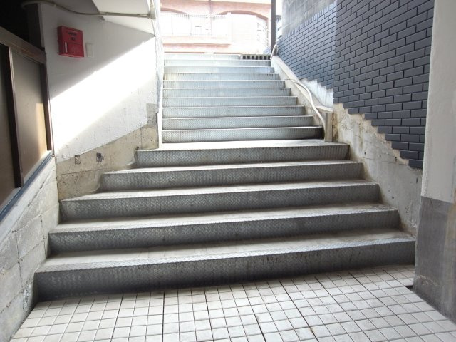 宝塚市小林５丁目の店舗一部