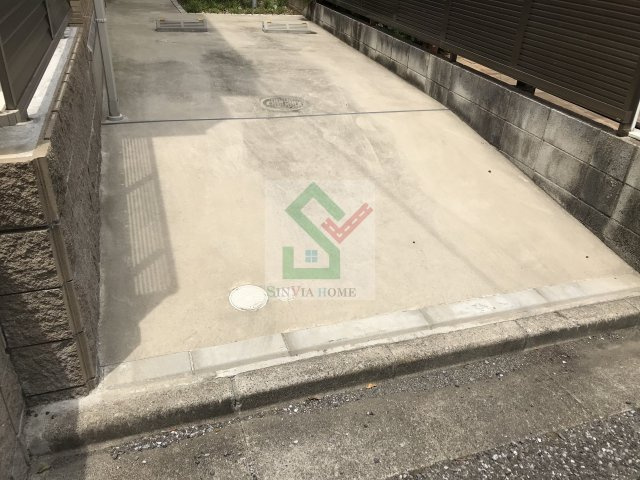 ステラルーチェの駐車場