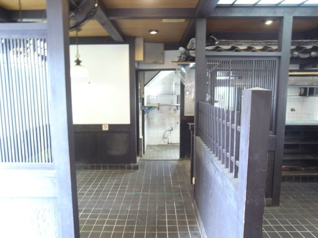 池田市旭丘１丁目の店舗一部