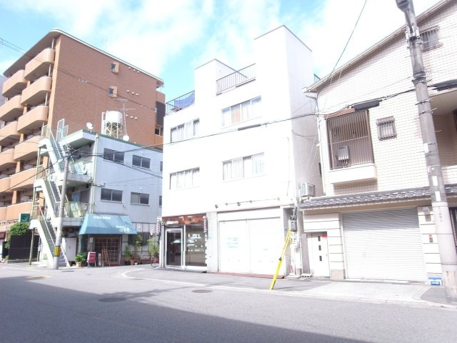 大阪市淀川区三国本町２丁目の店舗事務所
