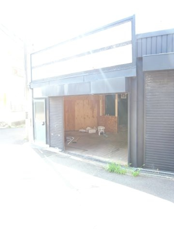 豊中市三和町２丁目の倉庫の外観