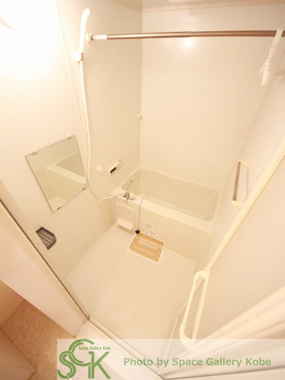 ラフィーネ林Ⅲの浴室|※お部屋により仕様が異なる場合があります。