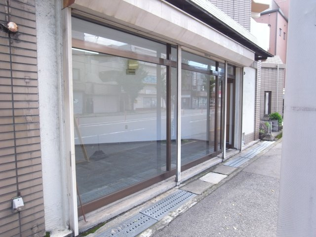 尼崎市東園田町３丁目の店舗事務所