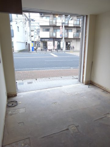 尼崎市南塚口町１丁目の店舗事務所