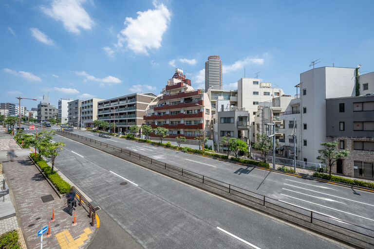 ビクトリアハイム市ヶ谷の展望|ビクトリアハイム市ヶ谷：西向き角部屋につき通風良好！