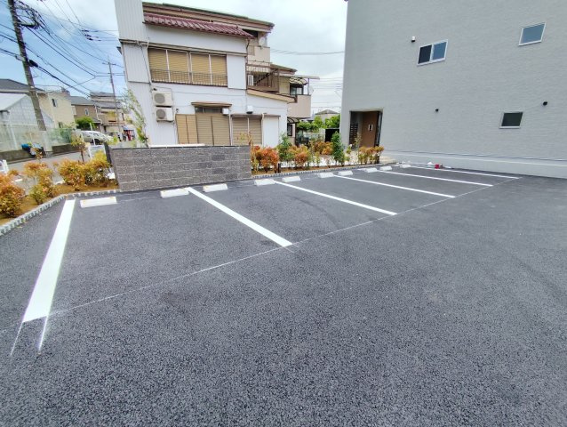 リブリ・シュピリアハイツの駐車場