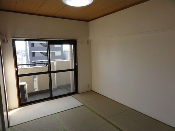 レスカール一番町の和室