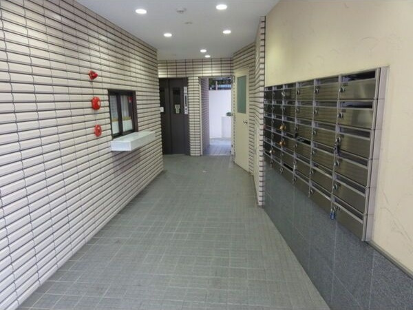 レスカール一番町のロビー