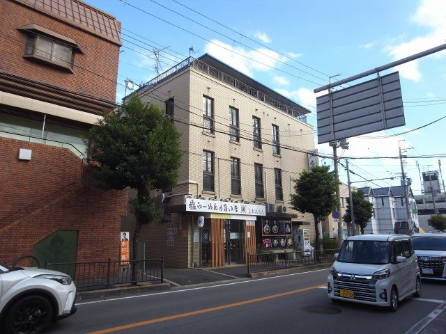 豊中市上野東３丁目の店舗事務所