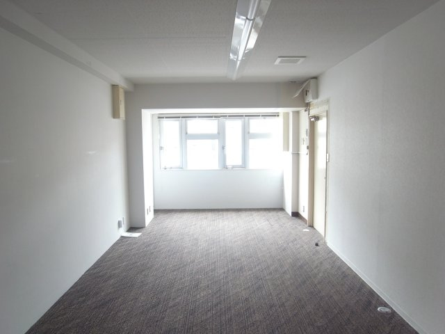 宝塚市山本丸橋２丁目の事務所