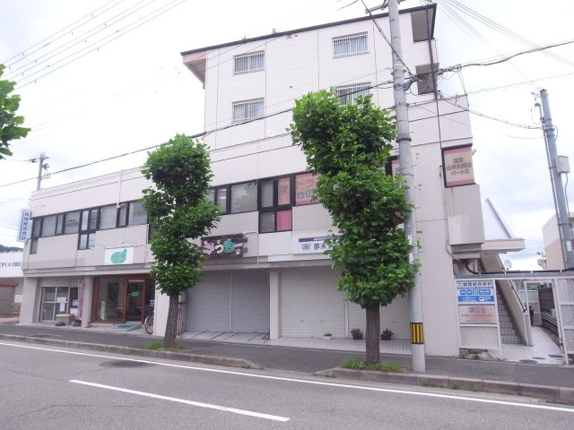 宝塚市山本丸橋２丁目の事務所