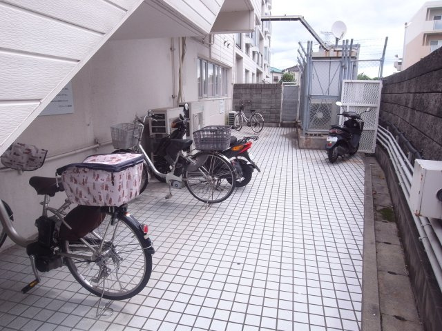 宝塚市山本丸橋２丁目の事務所