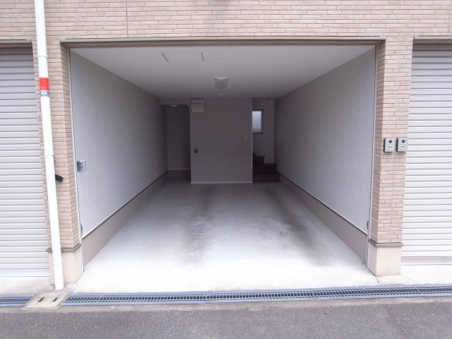 箕面市牧落３丁目の倉庫