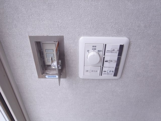 箕面市牧落３丁目の倉庫