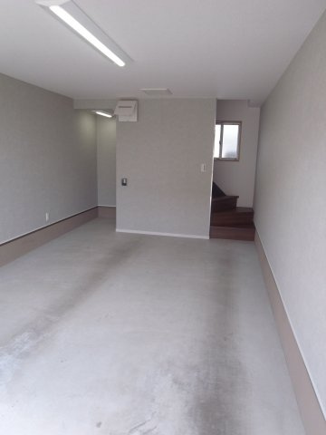 箕面市牧落３丁目の倉庫