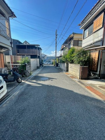 摂津市鳥飼新町2丁目の前面道路含む現地写真