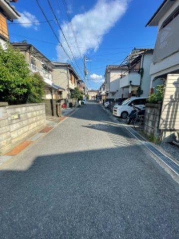 摂津市鳥飼新町2丁目の前面道路含む現地写真