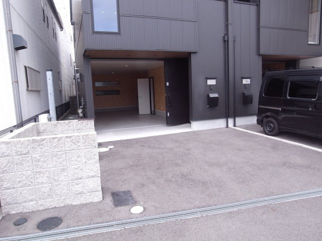 宝塚市美幸町の倉庫