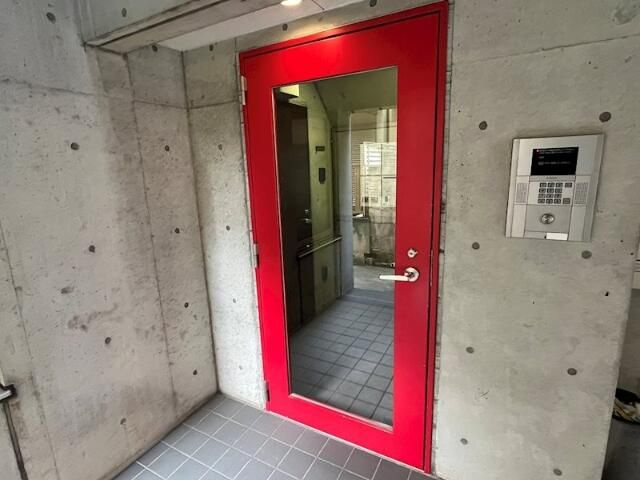 アークレジデンス蓮根のエントランス