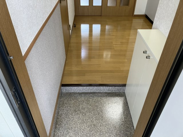 パレス小沢7の玄関