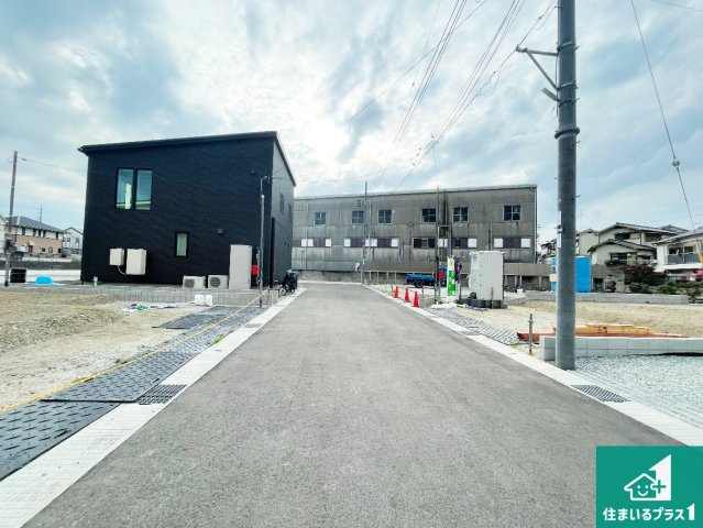 明石市大久保町江井島　第4期　新築一戸建ての前面道路含む現地写真|周辺は落ち着いた街並みの住宅地！子育てがしやすい住環境です！まだ未完成ですが、現地でしかわからない事もございます。是非一度ご覧ください。