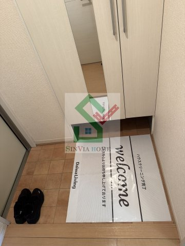 バラディー伏見の玄関