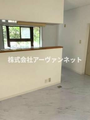 南千束３丁目マンションの居間・リビング