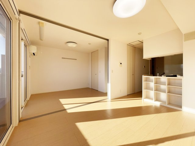 浜の前マンション１３号棟の居間・リビング